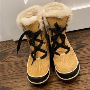 Sorel woman’s boots size 8